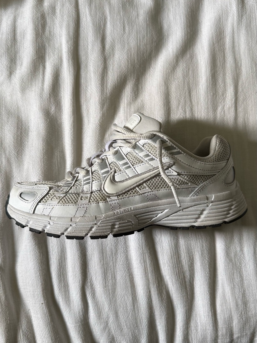 Nike Off-White/Pearl Mesh Trainer